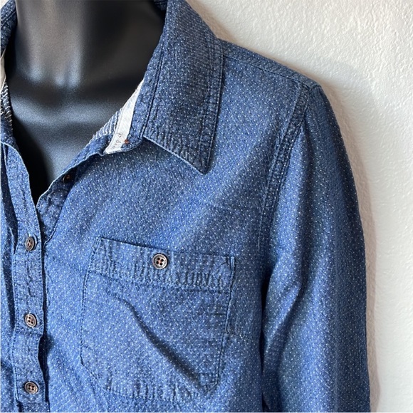 Toms x Target‎ Chambray Top - Picture 2 of 7